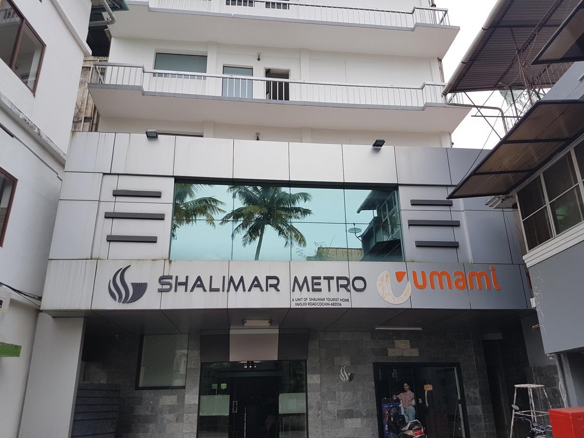 Готель Shalimar Metro Kochi Екстер'єр фото